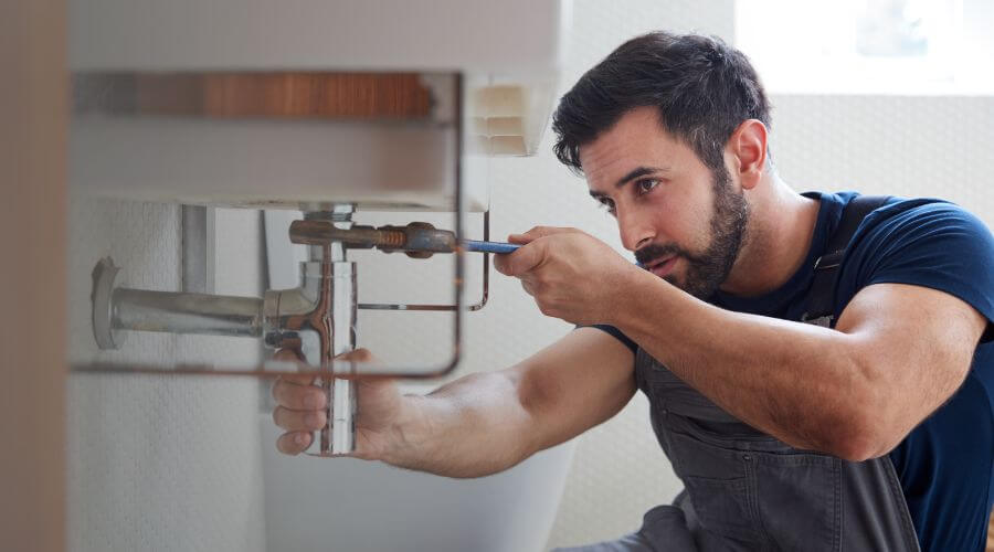 Faucet aerator cleaning/replacement in Hackett, AR